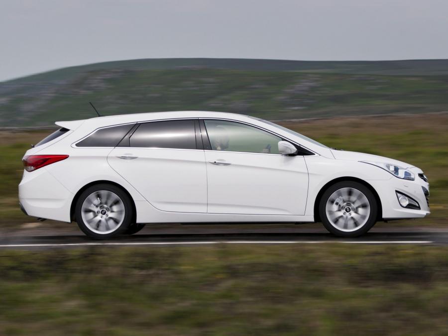  Hyundai i40 Station Wagon CRDi 2011 года  (UK) (фото 142 из 146)